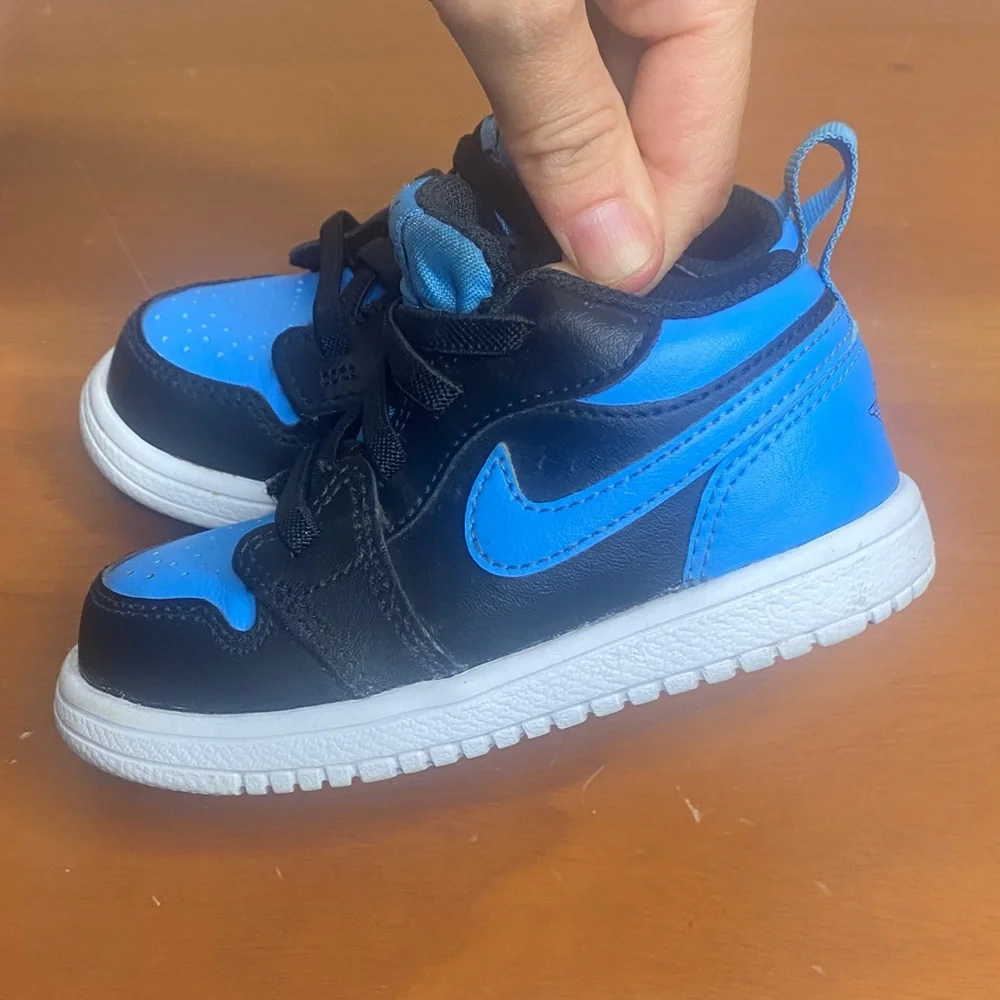Nike Air Jordan 1 Low Alt Toddler Black and University Blue Low-Top Sneakers